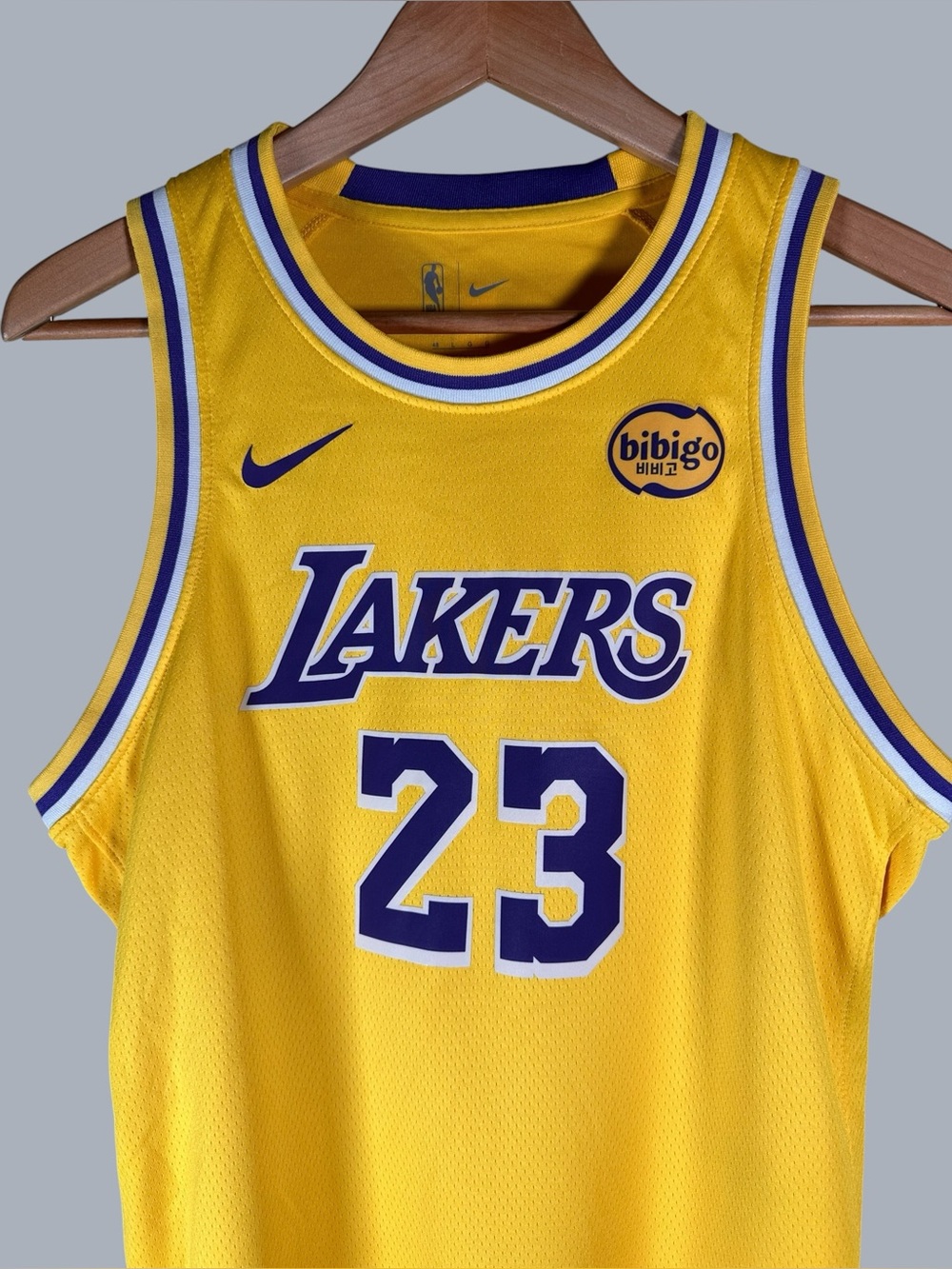 Nike Los Angeles Lakers Lebron James ‘Leave a Legacy’ Swingman Jersey - Picture 6 of 10